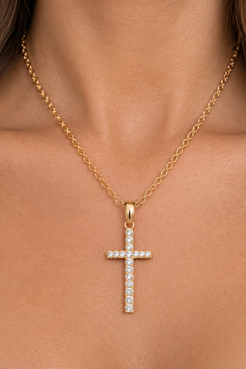 Aurelia | Collar cruz circonita dorado cadena fina